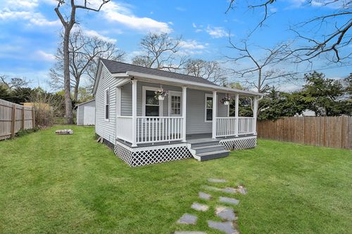 31 Ormond Ave, Selden, NY, 11784-3252 | Card Image