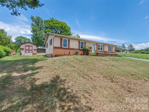111 Keith St, Clyde, NC, 28721-6904 | Card Image