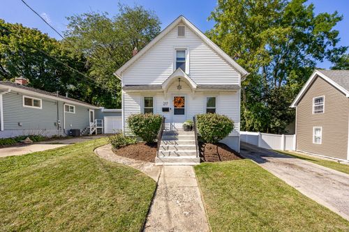 217 N 6th St, St. Charles, IL, 60174-1709 | Card Image