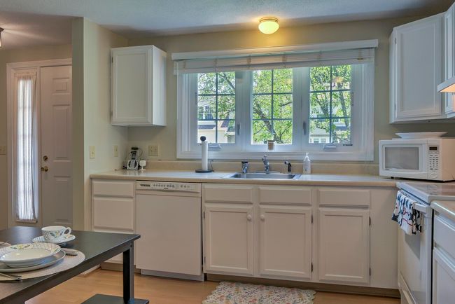 38C Stonehouse Ln, Condo with 3 bedrooms, 2 bathrooms and null parking in Keene NH | Image 5