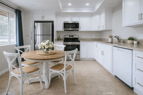 g-1554 Border Ave, Corona, CA, 92882-4712 | Card Image