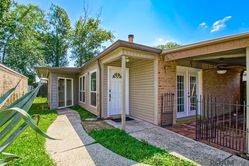 2331 Torrey Pine Dr, Baton Rouge, LA, 70816-1069 | Card Image