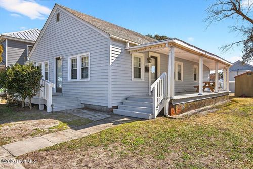 1407 Arendell St, Morehead City, NC, 28557-4024 | Card Image