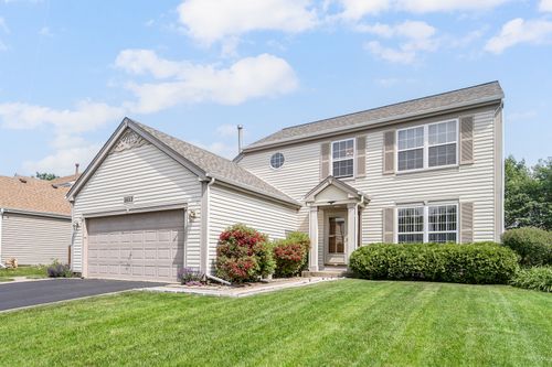 2802 Forestview Dr, Carpentersville, IL, 60110-3373 | Card Image