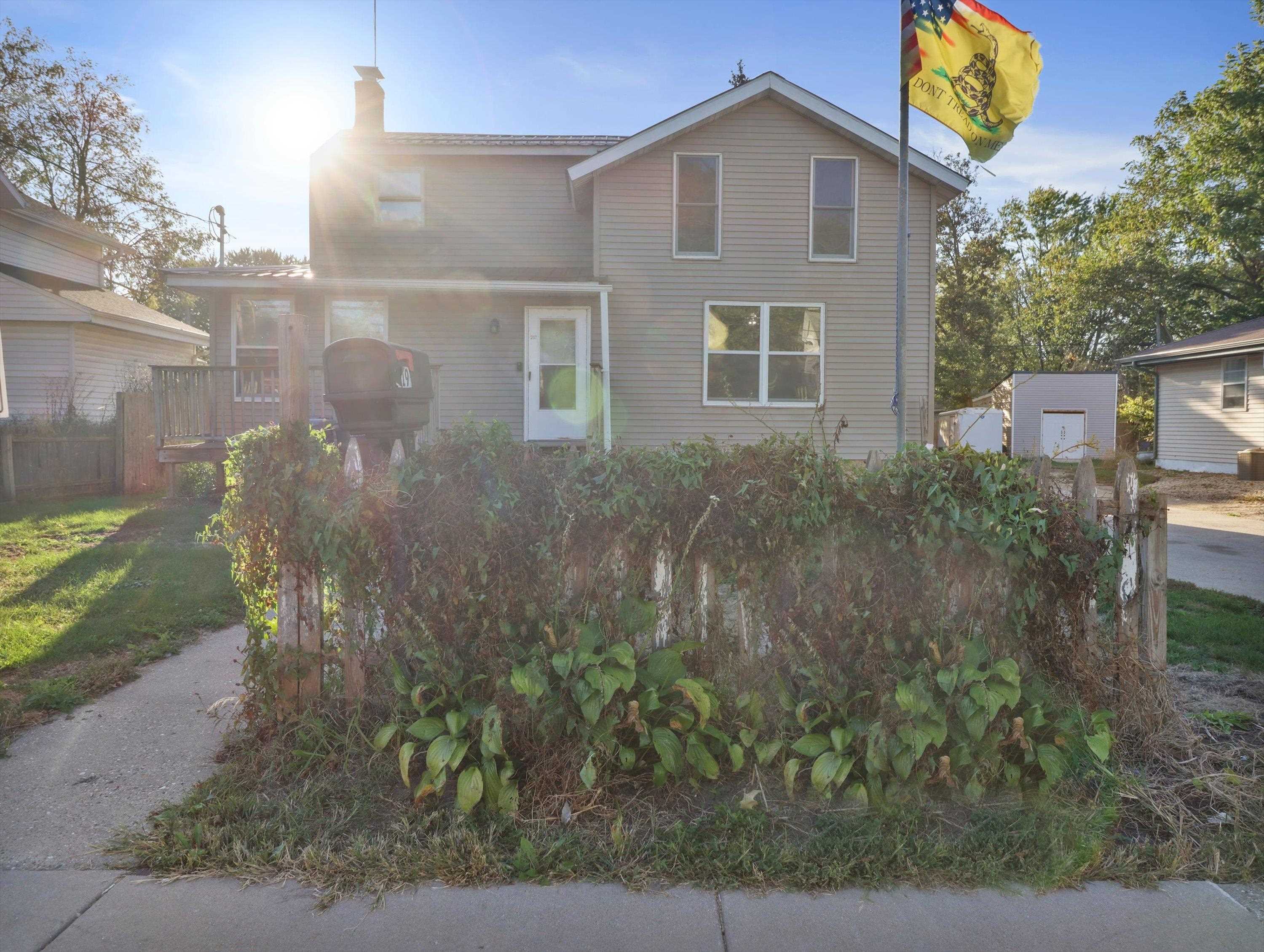 Pearl St, Janesville, WI 53548