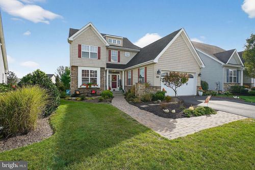 1351 Creekside Ln, QUAKERTOWN, PA, 18951-2847 | Card Image