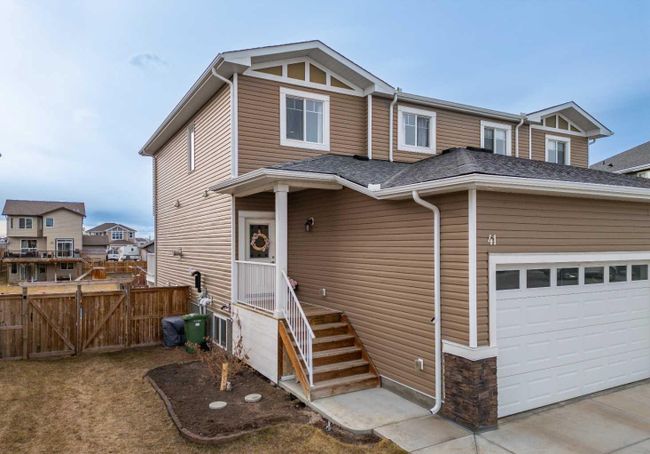 41 Hanson Lane Ne, Home with 3 bedrooms, 2 bathrooms and 4 parking in Langdon AB | Image 4