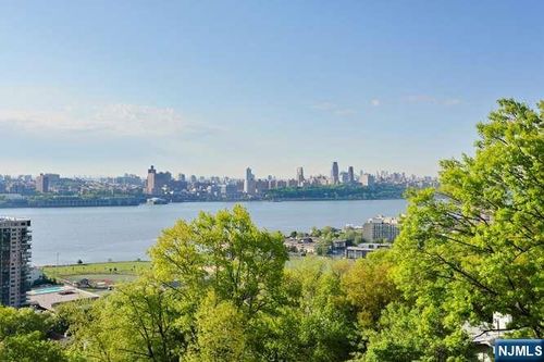 1 Horizon Rd, Fort Lee, NJ, 07024-6502 | Card Image
