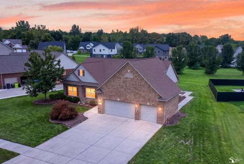 27214 Celtic Dr, Flat Rock, MI, 48134-2128 | Card Image