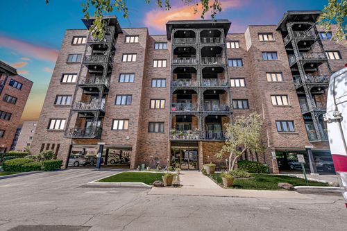 unit-603-9332 Landings Ln, Des Plaines, IL, 60016-5247 | Card Image