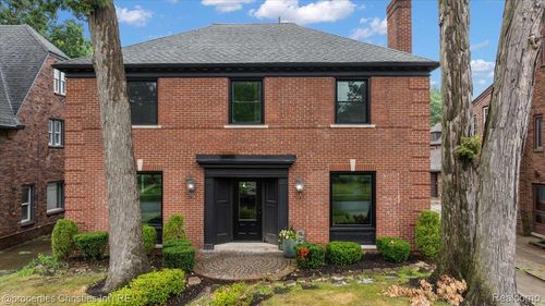 18934 Fairfield St, Detroit, MI, 48221-2233 | Card Image