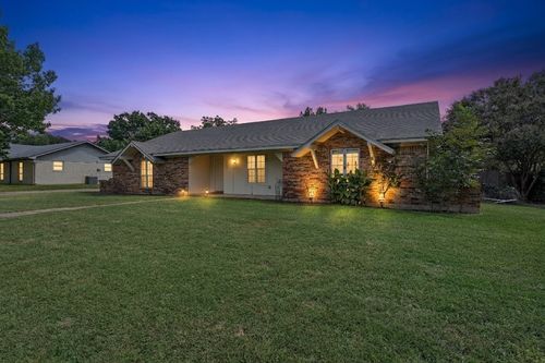 309 Crescent Dr, Hewitt, TX, 76643-3614 | Card Image