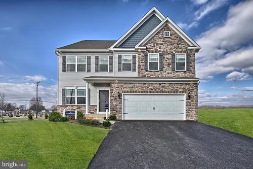 2 Bennington Way, CARLISLE, PA, 17013-1733 | Card Image