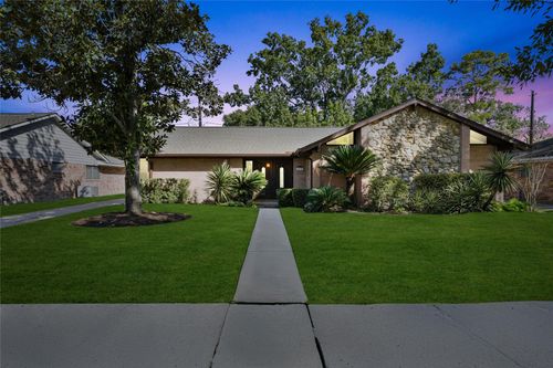 5830 Yarwell Dr, Houston, TX, 77096-4829 | Card Image