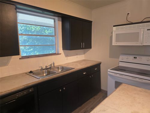 apt-b-219 E 3rd St, Keene, TX, 76059-1844 | Card Image