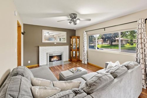 1417 Blossom Ln, Saint Paul Park, MN, 55071-1220 | Card Image
