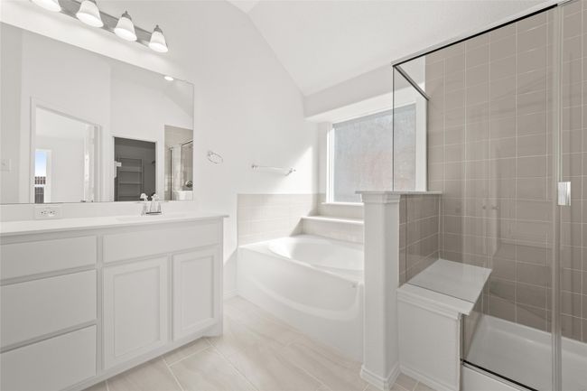 921 Beverly Primary Suite3 | Image 15