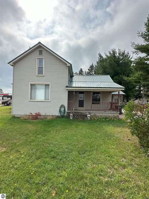 103 Arbor St, Kalkaska, MI, 49646-7967 | Card Image