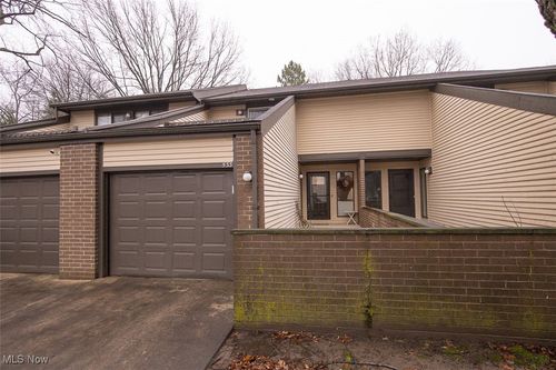 122-533 Towns Ln, Richmond Heights, OH, 44143-2618 | Card Image