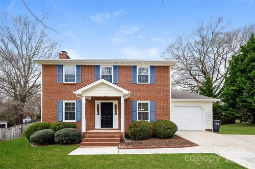 8749 Rittenhouse Cir, Charlotte, NC, 28270-1075 | Card Image