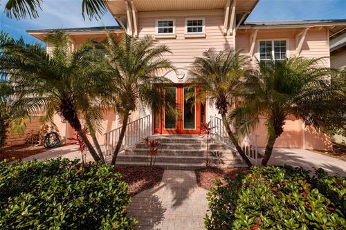 102 Wimbledon Ct, REDINGTON SHORES, FL, 33708-4216 | Card Image