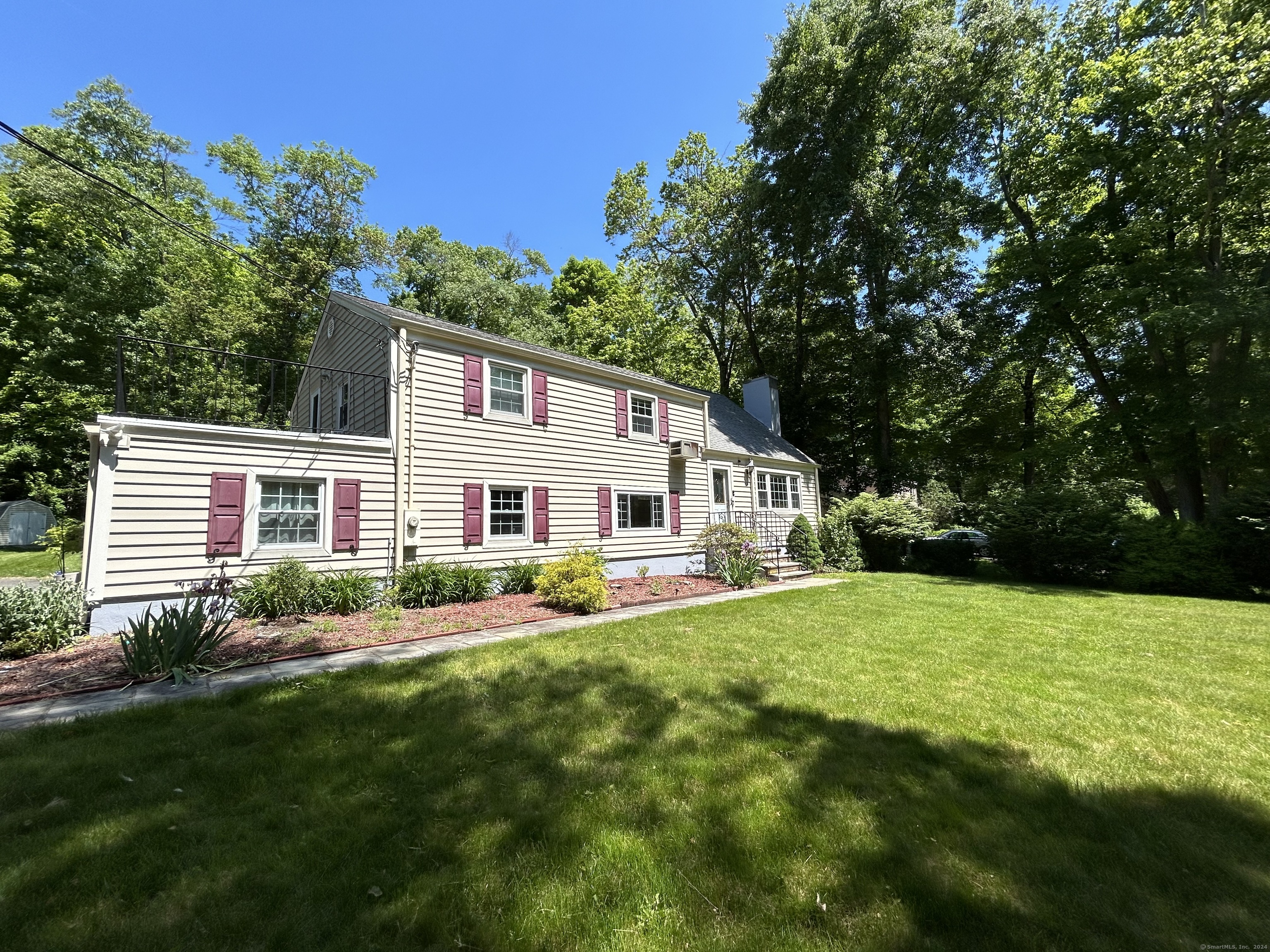 Wire Mill Rd, Stamford, CT 06903