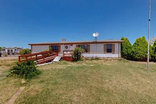 15 Jardin Rd, Los Lunas, NM, 87031-7560 | Card Image