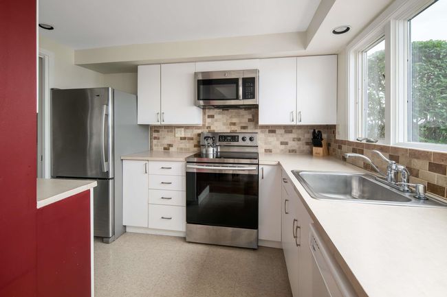 70 Pepperrell Rd, House other with 4 bedrooms, 3 bathrooms and null parking in Kittery Point ME | Image 15