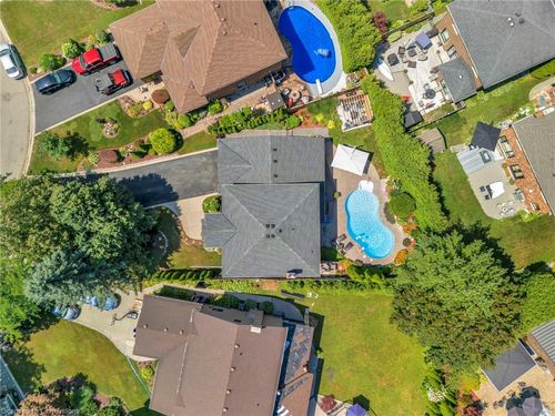 55 Abbey Close, Ancaster, ON, L9G4K8 | Card Image