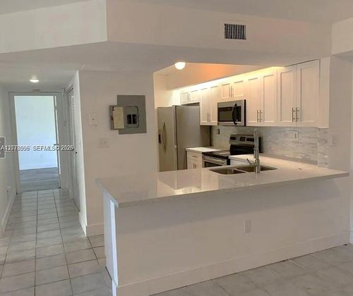 105-8670 Sw 212th St, Cutler Bay, FL, 33189-3762 | Card Image