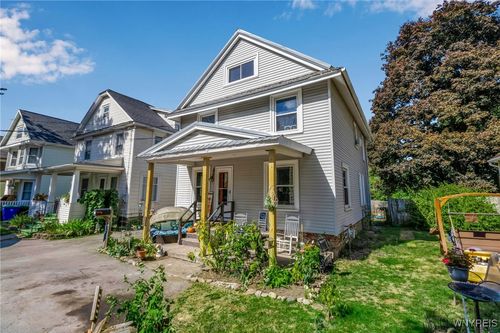 463 E Center St, Medina, NY, 14103-1680 | Card Image