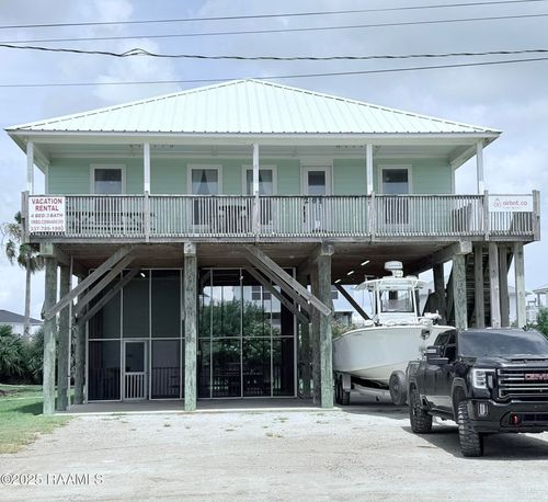 261 Admiral Craik Dr, Grand Isle, LA, 70358-9647 | Card Image