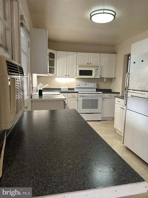 20209 Redrose Dr, STERLING, VA, 20165-2533 | Card Image