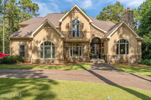 320 Arbutus Rd, Southern Pines, NC, 28387-6706 | Card Image