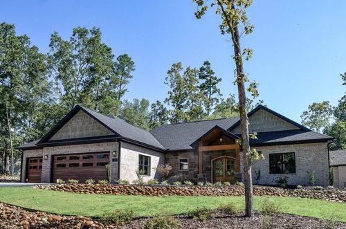 2 Resplandor Cir, Hot Springs Village, AR, 71909-7725 | Card Image