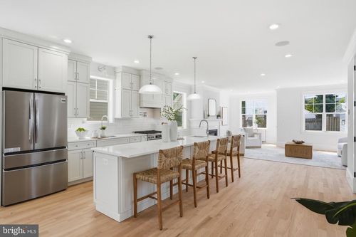 1306 S Poe St, ARLINGTON, VA, 22204-4731 | Card Image