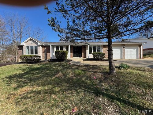 924 Fernview Dr, Saint Louis, MO, 63141-6138 | Card Image