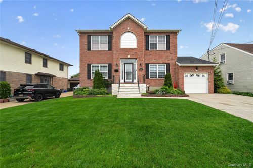 3341 Colony Dr, Baldwin, NY, 11510-5114 | Card Image