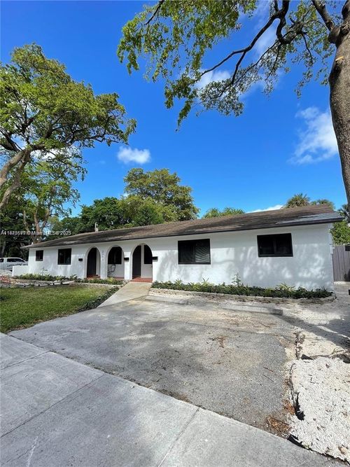 2-2300 Sw 18th Ter, Fort Lauderdale, FL, 33315-1814 | Card Image