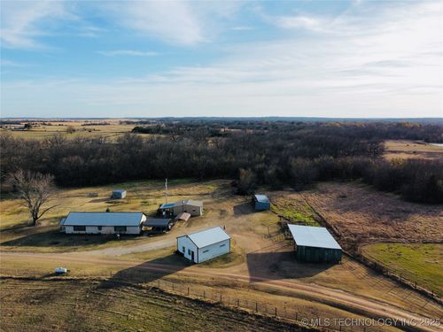 2015 S 14th St, Okemah, OK, 74859-5255 | Card Image