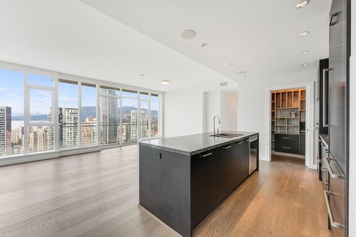 4502-1372 Seymour St, Vancouver, BC, V6B0L1 | Card Image
