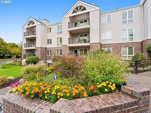 25-15510 Ne Knott St, Portland, OR, 97230-8708 | Card Image