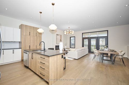 11 Butternut Crescent, Fort Erie, ON, L0S1N0 | Card Image