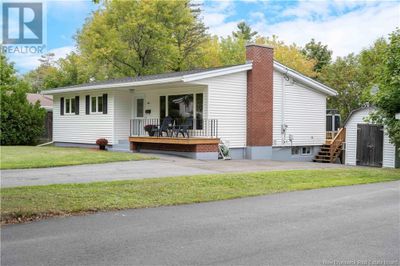 447 Pederson Cres, House other with 3 bedrooms, 2 bathrooms and null parking in Fredericton NB | Image 1