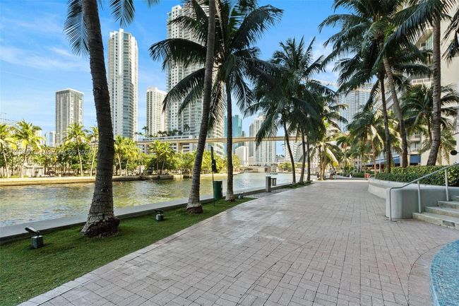 APT-3111 - 185 Sw 7 Th St, Condo with 3 bedrooms, 3 bathrooms and null parking in Miami FL | Image 33