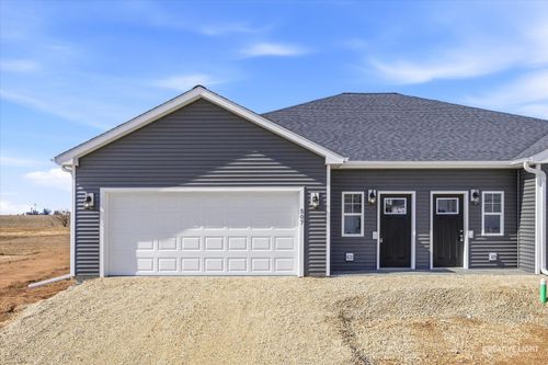 511 S Preston St, Cortland, IL, 60112-4402 | Card Image