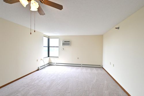 apt-510-7600 Golden Valley Rd, Golden Valley, MN, 55427-4559 | Card Image