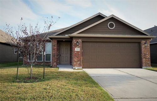 1303 Kaliste Meadow Dr, Houston, TX, 77090-7105 | Card Image
