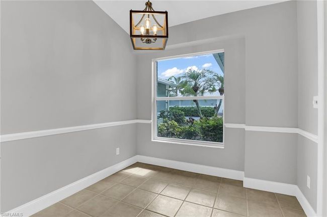 101 - 1660 Royal Cir, Condo with 3 bedrooms, 2 bathrooms and 2 parking in NAPLES FL | Image 11