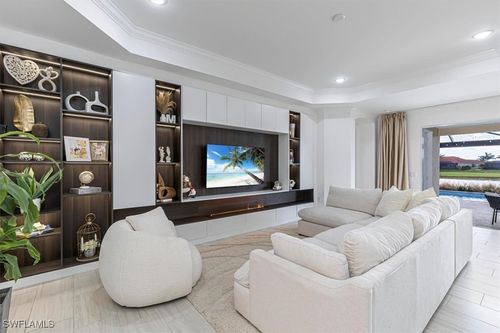 18750 Lake Hammock Dr, NAPLES, FL, 34114-9022 | Card Image